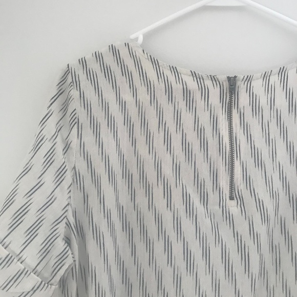 White + Navy Patterned Short Sleeve Dress - Picture 3 of 10